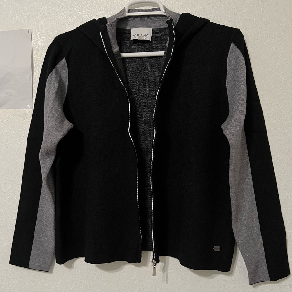 Milano Black and Gray Zip-Up Hoodie Zip up Front Size xl Active Casual Classic